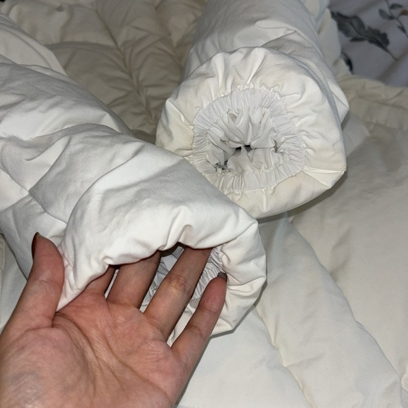 Gifts for Her 🎁☁️Long XS Aritzia Cloud Puff - Picture 13 of 14